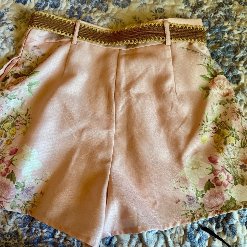 Luxe Blush Floral High Waist Shorts - Picture 5 of 12